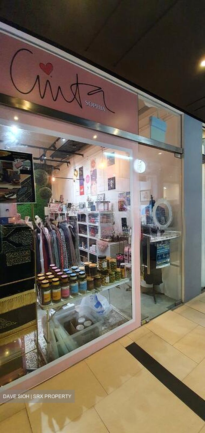 East Village (D16), Retail #567436261